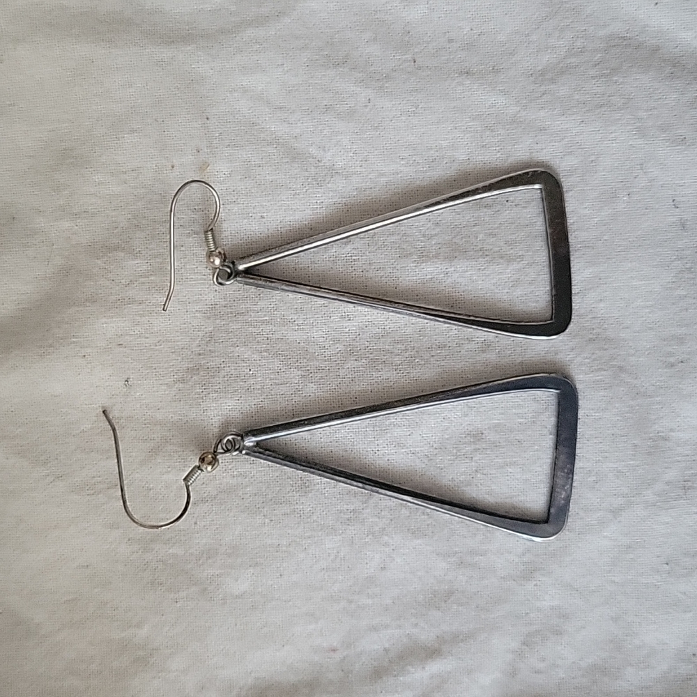 Silver/graphite triangle earrings